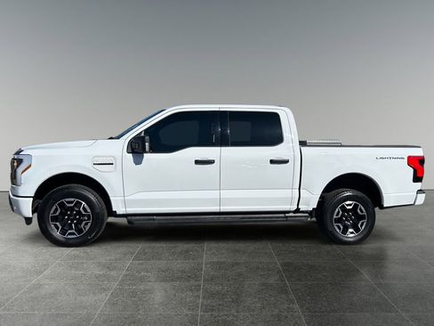 Used 2023 Ford F150 Lightning XLT AWD/4WD image 4