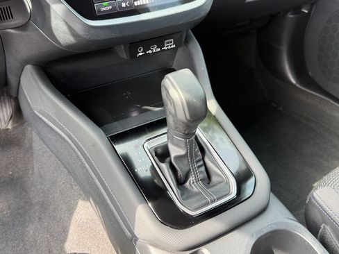 Used 2025 Subaru Forester Premium AWD/4WD image 12