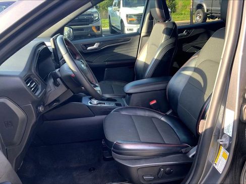 Used 2023 Ford Escape ST-Line w/ Tech Pack #1 FWD image 9