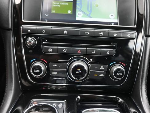 Used 2016 Jaguar XJ L Portfolio AWD/4WD image 27
