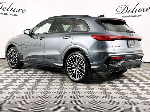 Used 2025 Audi SQ5 Premium Plus w/ Premium Plus Package AWD/4WD image 4