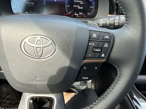 New 2026 Toyota Crown Signia AWD/4WD image 21