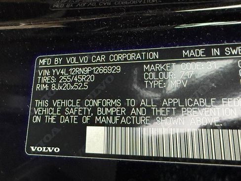 Certified 2023 Volvo XC60 B5 Plus w/ Climate Package image 23