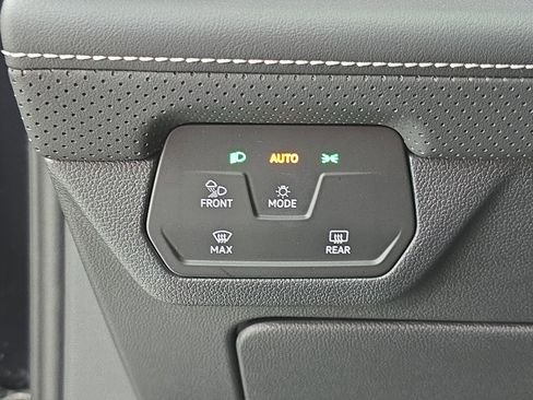 Certified 2025 Volkswagen Atlas SEL AWD/4WD image 27