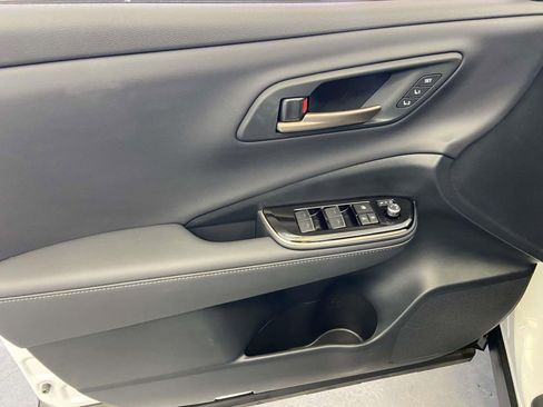 Used 2025 Toyota Crown Signia w/ Advanced Technology Package image 20