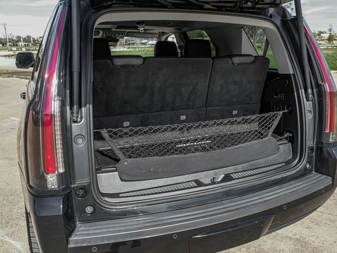 Used 2017 Cadillac Escalade Luxury image 60