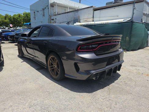 Used 2019 Dodge Charger Scat Pack w/ Plus Group RWD image 3