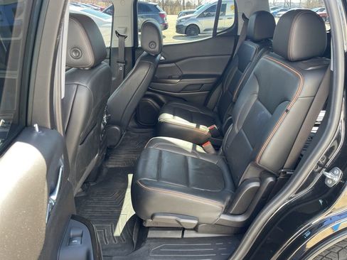 Used 2021 GMC Acadia AT4 w/ Technology Package image 11