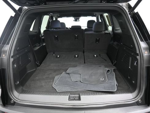 Used 2025 GMC Acadia Elevation FWD image 11