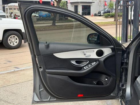 Used 2018 Mercedes-Benz C 300 Sedan image 6
