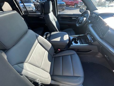 New 2026 Chevrolet Suburban Z71 w/ Z71 Off-Road Package image 24