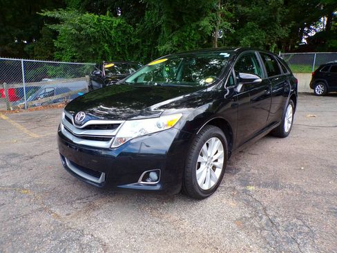 Used 2015 Toyota Venza LE AWD/4WD image 1