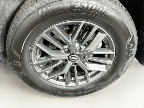 Used 2025 Nissan Rogue S FWD image 11