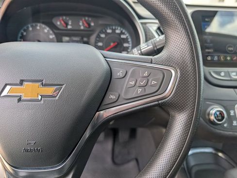 Used 2025 Chevrolet Malibu LT FWD image 14