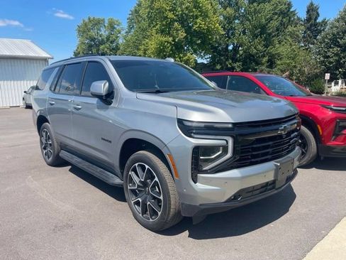 Used 2025 Chevrolet Tahoe RST w/ Comfort Package AWD/4WD image 2