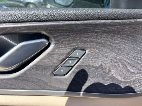 Used 2025 Jeep Grand Cherokee Limited w/ Black Appearance Package image 14