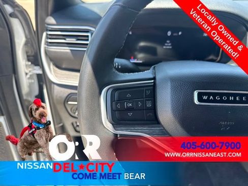 Used 2024 Jeep Wagoneer L Series II RWD image 17