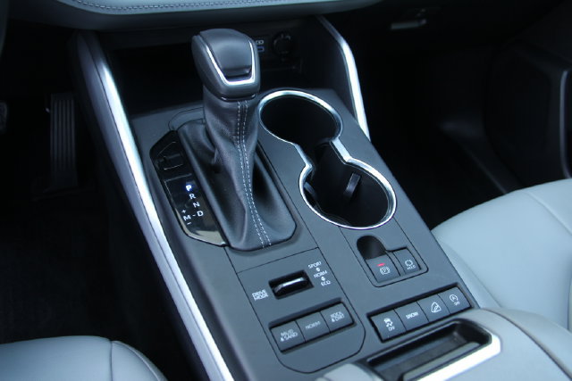 Used 2022 Toyota Highlander XLE AWD/4WD image 29