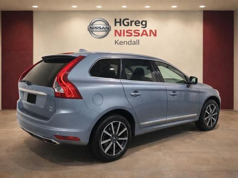 Used 2017 Volvo XC60 T6 Dynamic w/ Advanced Package AWD/4WD image 4