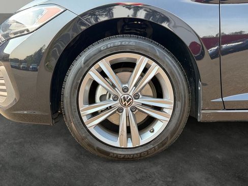 Used 2024 Volkswagen Jetta SE FWD image 4