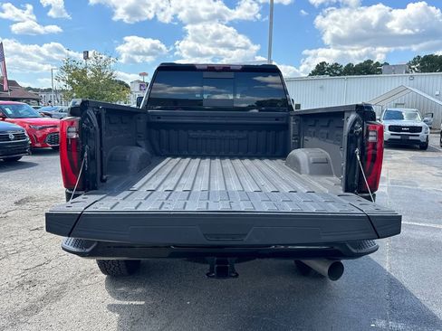 Used 2024 GMC Sierra 2500 Denali w/ Technology Package image 18