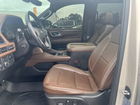 Used 2021 Chevrolet Tahoe High Country w/ Premium Package RWD image 10