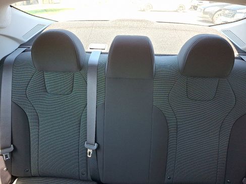 New 2025 Hyundai Elantra SE image 13