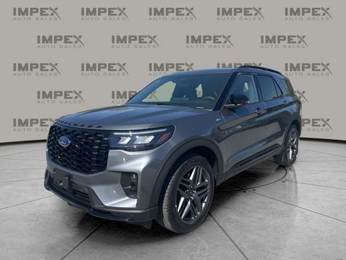 Used 2025 Ford Explorer ST-Line w/ Premium Package RWD image 1