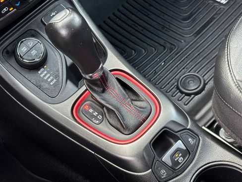 Used 2019 Jeep Compass Trailhawk AWD/4WD image 25