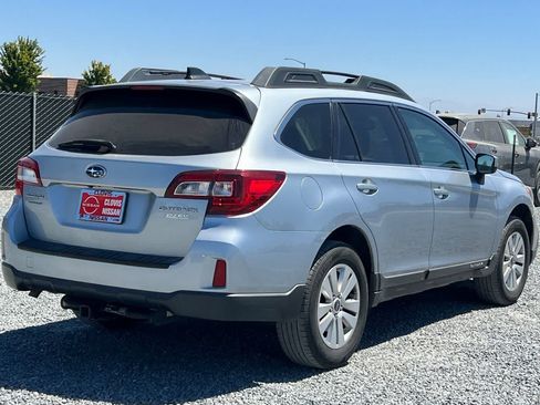 Used 2016 Subaru Outback 2.5i Premium AWD/4WD image 3