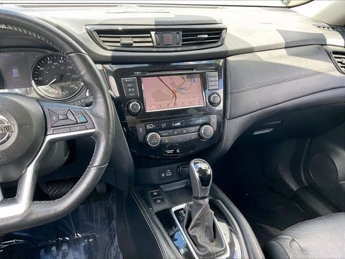 Used 2019 Nissan Rogue SL w/ Premium Package AWD/4WD image 17