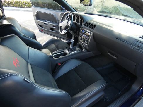 Used 2014 Dodge Challenger R/T image 23