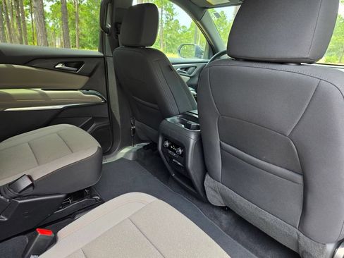Used 2026 Chevrolet Traverse LT w/ Driver Confidence Package FWD image 21