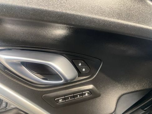 Used 2019 Chevrolet Camaro SS RWD image 27