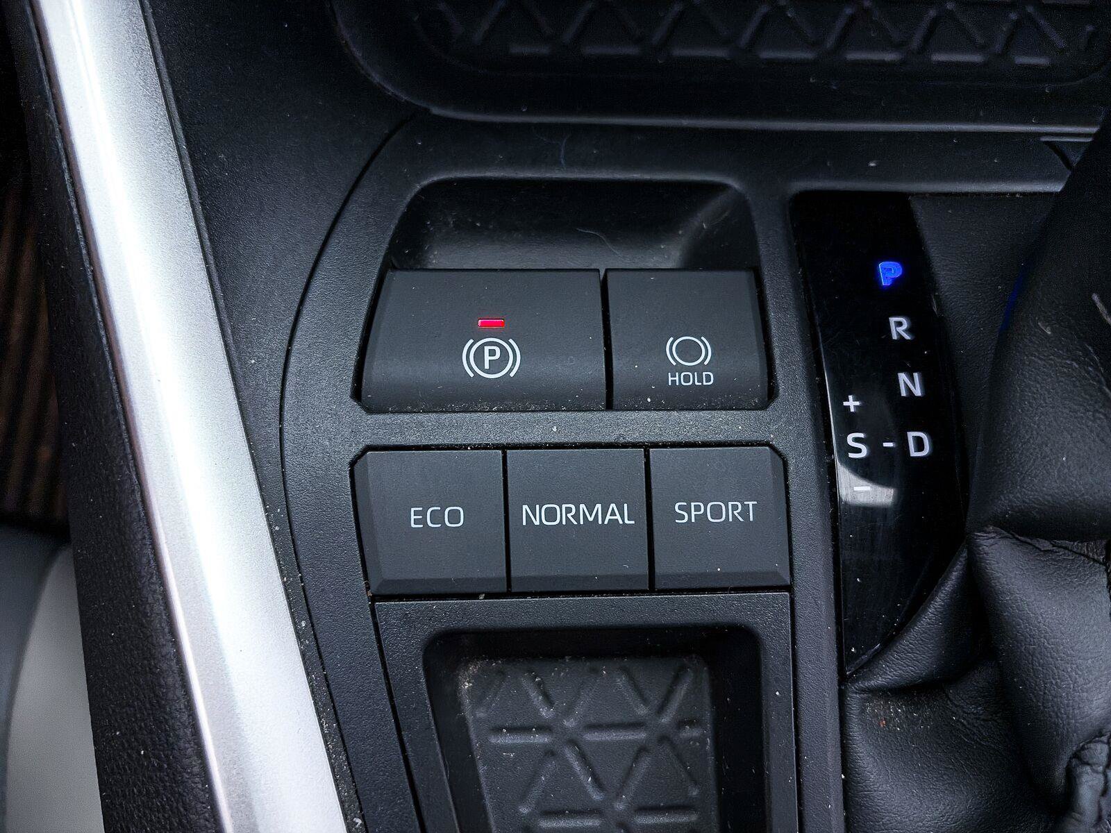 Used 2023 Toyota RAV4 XLE Premium FWD image 25
