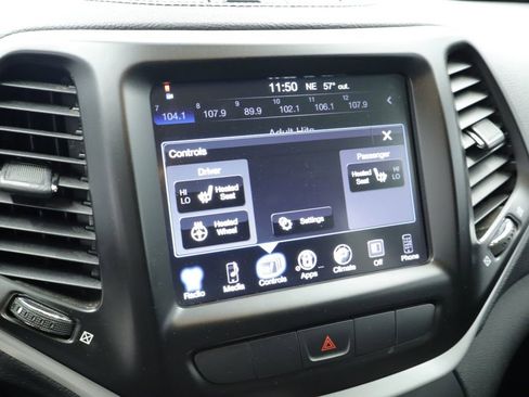 Used 2014 Jeep Cherokee Latitude w/ Cold Weather Group FWD image 28