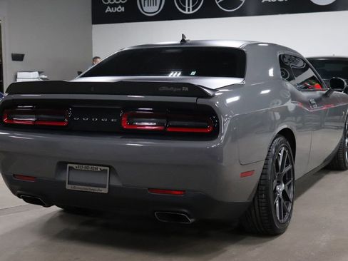 Used 2019 Dodge Challenger R/T w/ T/A Package image 5