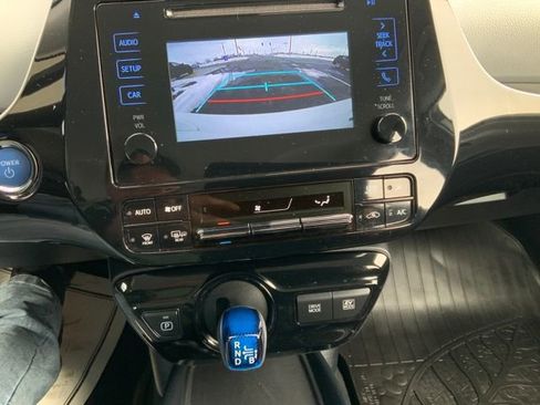 Used 2019 Toyota Prius LE image 23