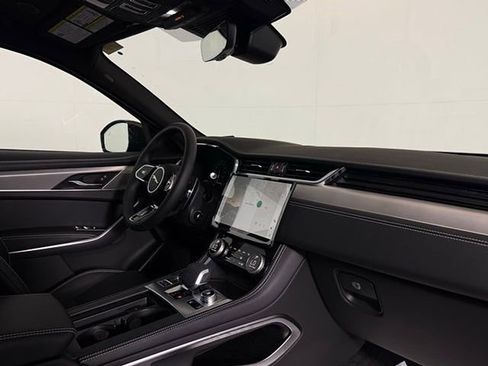New 2026 Jaguar F-PACE R-Dynamic S image 18