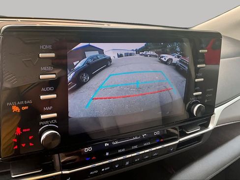 Certified 2023 Toyota Sienna XLE AWD/4WD image 28