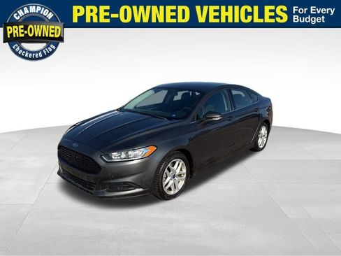 Used 2016 Ford Fusion SE image 1