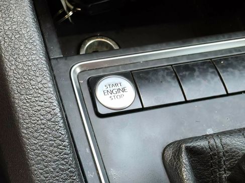 Used 2015 Volkswagen Jetta SE FWD image 25