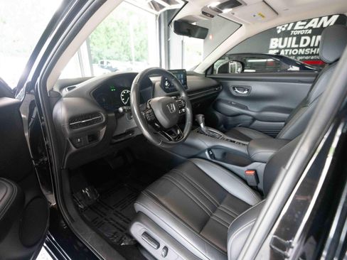 Used 2023 Honda HR-V EX-L image 8
