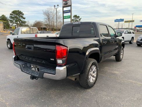 Used 2018 Toyota Tacoma SR5 image 4