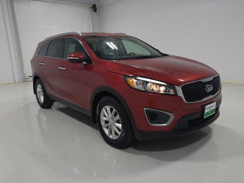 Used 2016 Kia Sorento LX w/ LX Convenience Package image 13