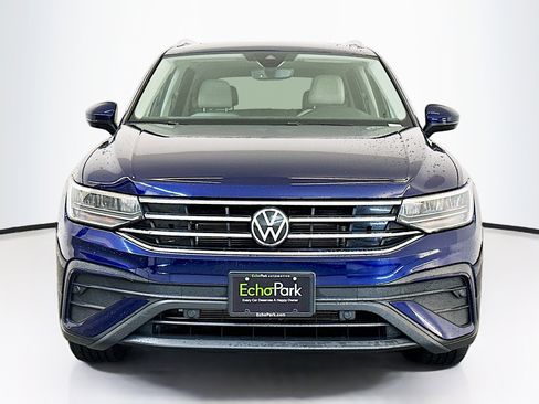 Used 2023 Volkswagen Tiguan SE image 2
