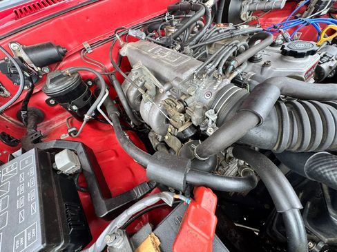 Used 1994 Toyota Pickup 2WD Regular Cab image 31