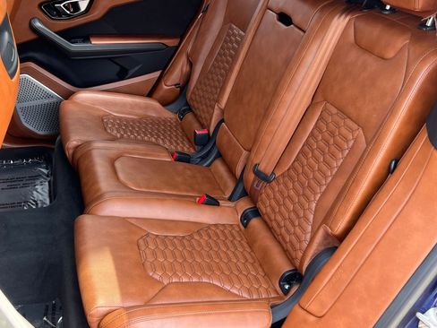 Used 2019 Lamborghini Urus AWD/4WD image 16