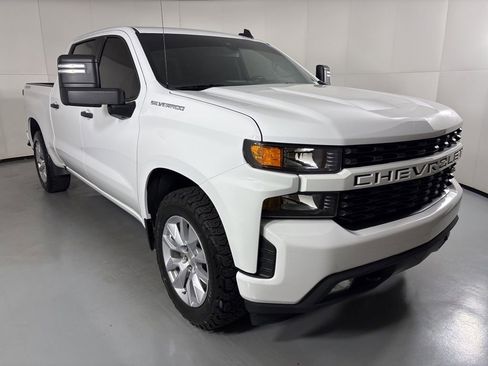 Used 2021 Chevrolet Silverado 1500 Custom w/ Custom Max Trailering Package image 2