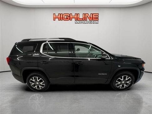 Used 2022 GMC Acadia SLE w/ Driver Convenience Package FWD image 4